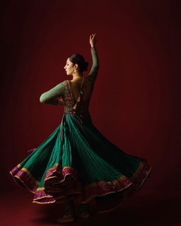 Mahira Khan feet photo thumbnail