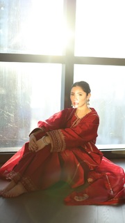 Mahira Khan feet photo thumbnail