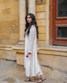 Mahira Khan feet photo thumbnail