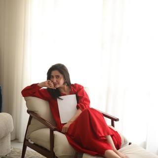 Mahira Khan feet photo thumbnail
