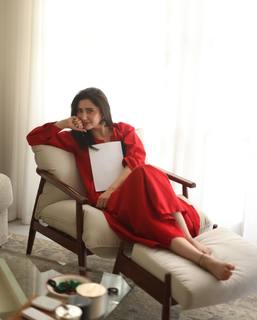 Mahira Khan feet photo thumbnail