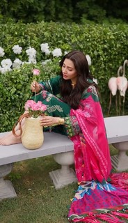 Mahira Khan feet photo thumbnail