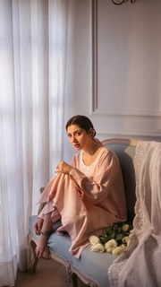 Mahira Khan feet photo thumbnail