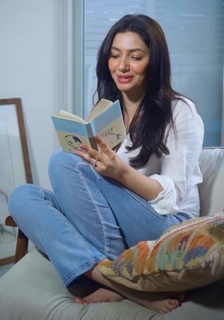 Mahira Khan feet photo thumbnail