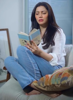 Mahira Khan feet photo thumbnail