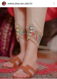 Mahira Khan feet photo thumbnail