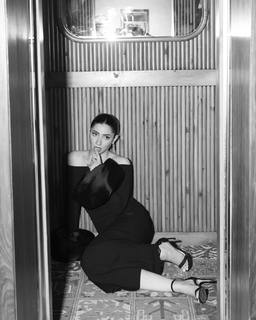 Mahira Khan feet photo thumbnail