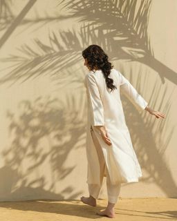 Mahira Khan feet photo thumbnail