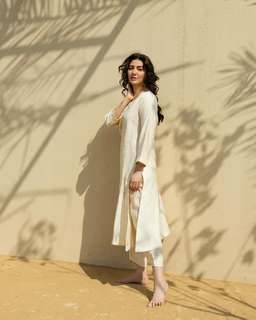Mahira Khan feet photo thumbnail