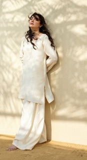 Mahira Khan feet photo thumbnail