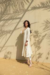 Mahira Khan feet photo thumbnail