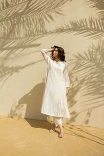 Mahira Khan feet photo thumbnail