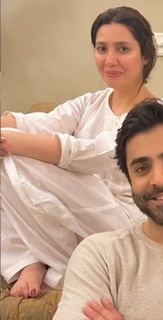 Mahira Khan feet photo thumbnail