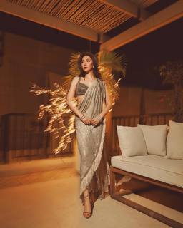 Mahira Khan feet photo thumbnail