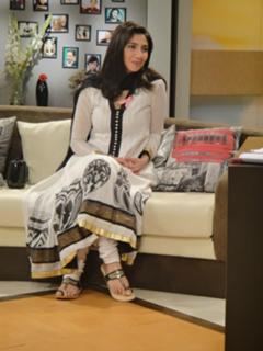 Mahira Khan feet photo thumbnail