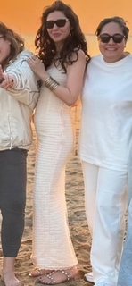 Mahira Khan feet photo thumbnail