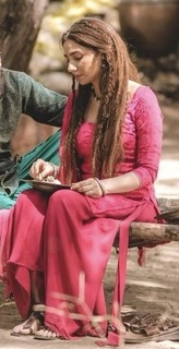 Mahira Khan feet photo thumbnail