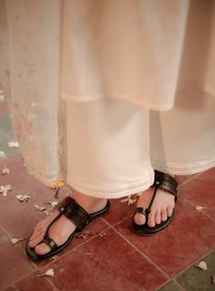 Mahira Khan feet photo thumbnail