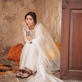 Mahira Khan feet photo thumbnail