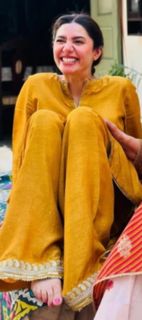 Mahira Khan feet photo thumbnail