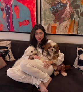 Mahira Khan feet photo thumbnail