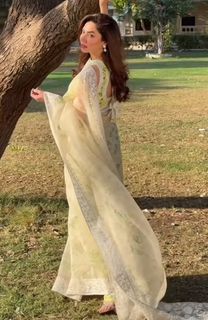 Mahira Khan feet photo 16