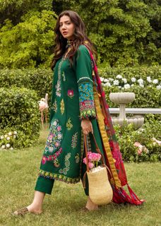 Mahira Khan feet photo 12
