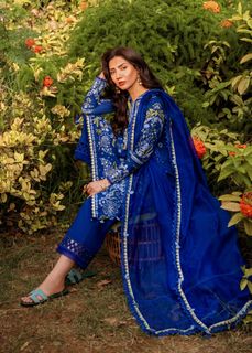 Mahira Khan feet photo 1