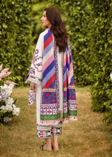 Mahira Khan feet photo 19