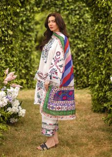 Mahira Khan feet photo 18