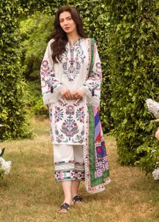 Mahira Khan feet photo 17