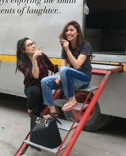 Mahira Khan feet photo 3