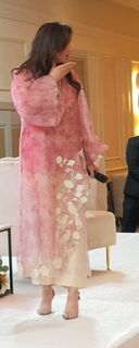 Mahira Khan feet photo 2