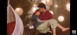 Mahira Sharma feet photo thumbnail