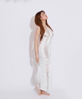 Mahira Sharma feet photo thumbnail