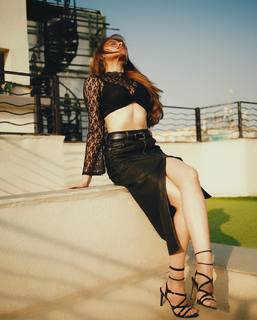 Mahira Sharma feet photo thumbnail