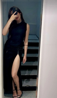 Mahira Sharma feet photo thumbnail