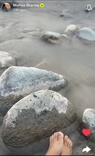 Mahira Sharma feet photo thumbnail