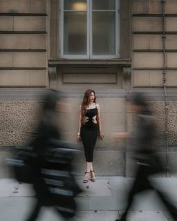 Mahira Sharma feet photo thumbnail