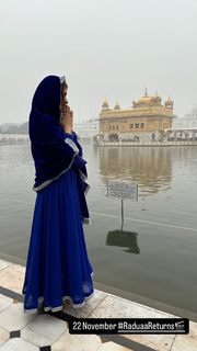 Mahira Sharma feet photo thumbnail