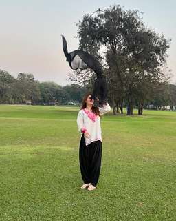 Mahira Sharma feet photo thumbnail