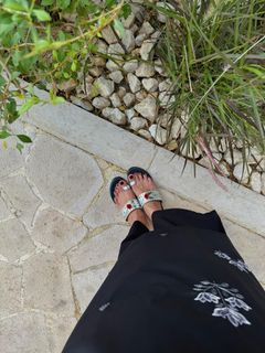 Mahira Sharma feet photo thumbnail