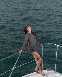 Mahira Sharma feet photo thumbnail