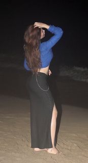 Mahira Sharma feet photo thumbnail