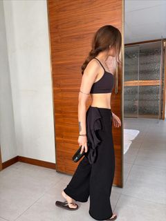 Mahira Sharma feet photo thumbnail