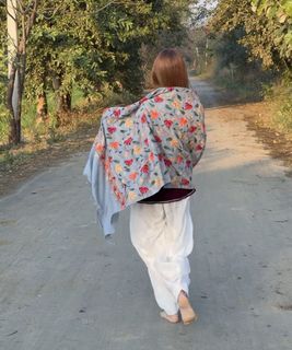 Mahira Sharma feet photo 18
