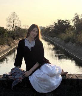 Mahira Sharma feet photo 17