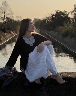 Mahira Sharma feet photo 15