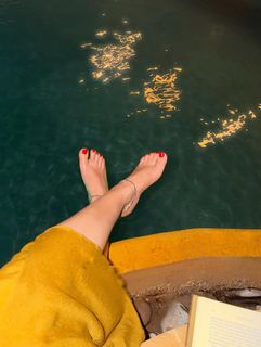 Mahira Sharma feet photo 11