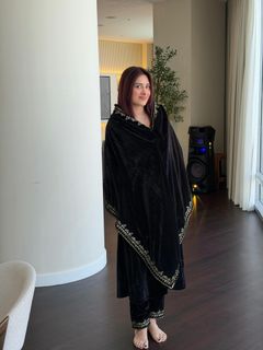 Mahira Sharma feet photo 2